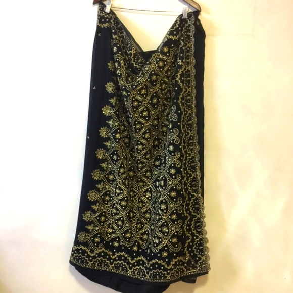 Embellished Black Saree with Blouse - Picture 6 of 17